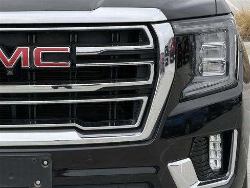 Used 2022 GMC Yukon XL SLT w/ SLT Premium Package image 7
