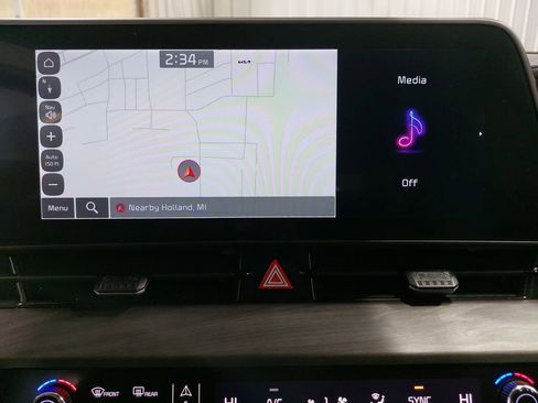 Used 2025 Kia Sportage X-Line w/ Premium Package image 47