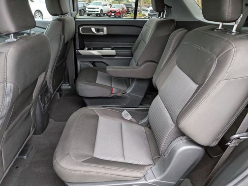 Used 2023 Ford Explorer XLT image 18