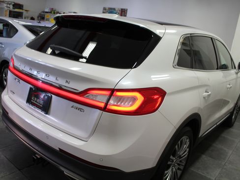 Used 2017 Lincoln MKX Reserve w/ Driver Assistance Package image 6