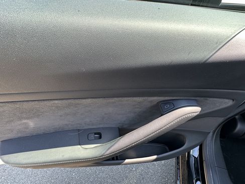 Used 2021 Tesla Model 3 Long Range AWD/4WD image 27