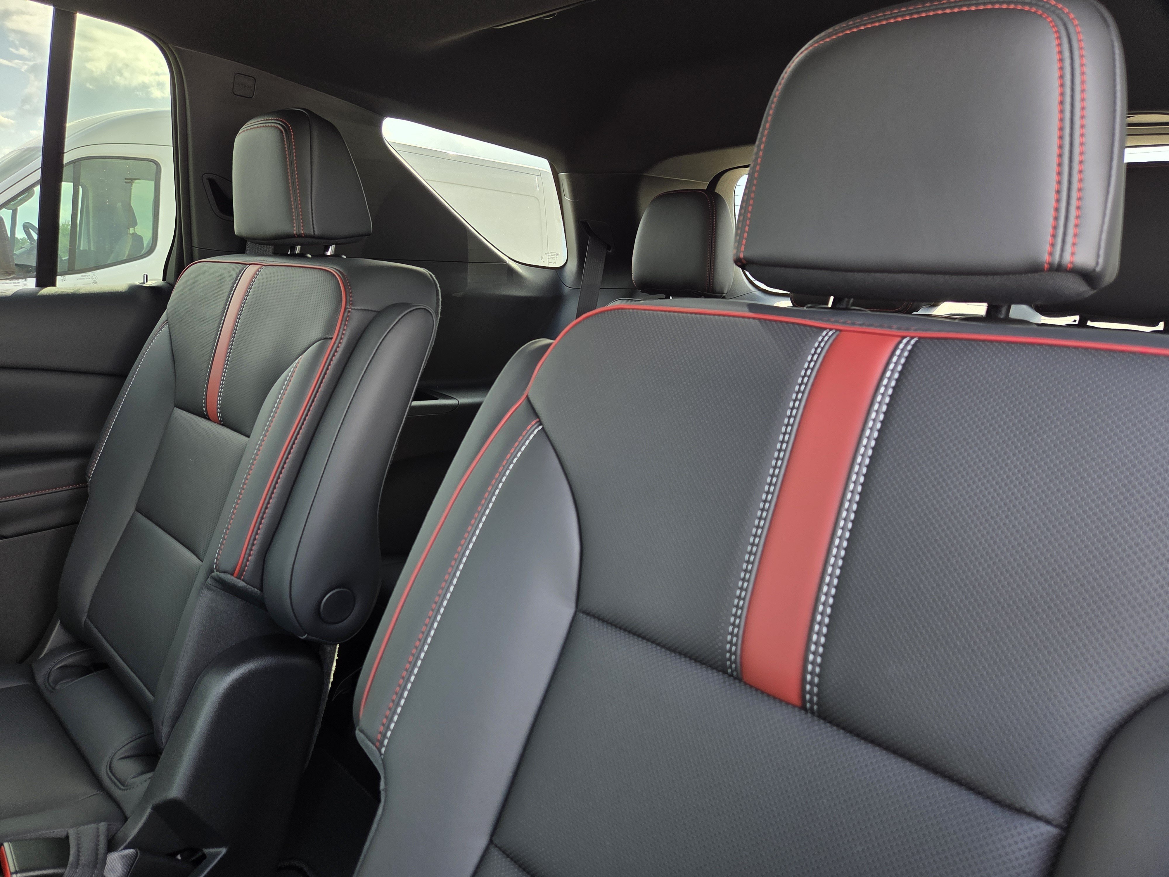 New 2027 Chevrolet Traverse RS FWD image 24