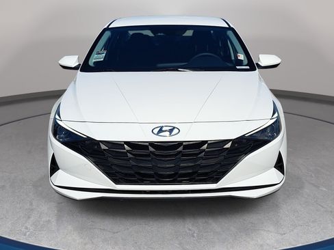 Used 2023 Hyundai Elantra Blue FWD image 2