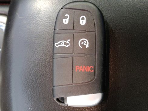 Used 2020 Jeep Grand Cherokee Trailhawk AWD/4WD image 32