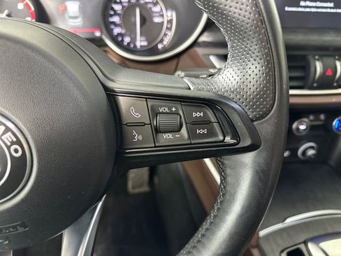 Used 2020 Alfa Romeo Stelvio AWD image 16