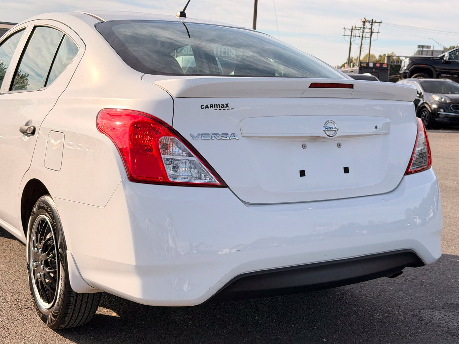 Used 2018 Nissan Versa S Plus FWD image 4