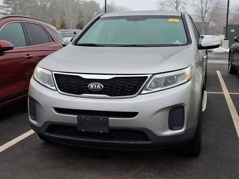 Used 2014 Kia Sorento LX image 4