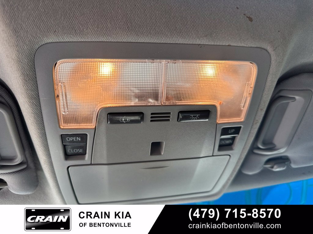 Used 2012 Toyota Camry SE FWD image 19