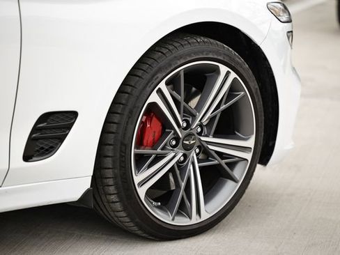 Used 2025 Genesis G70 3.3T Advanced image 5