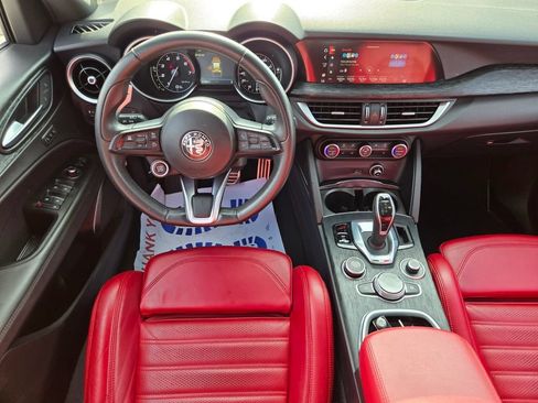 Used 2023 Alfa Romeo Stelvio Sprint AWD/4WD image 13