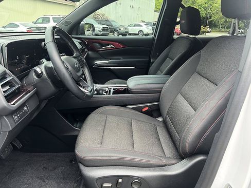 Used 2024 Chevrolet Traverse Z71 w/ Enhanced Driving Package AWD/4WD image 11