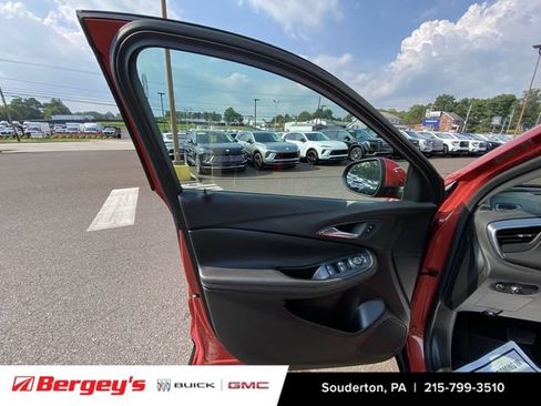 Used 2024 Buick Encore GX Preferred w/ Comfort Package FWD image 25