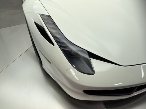 Used 2013 Ferrari 458 Spider RWD image 18