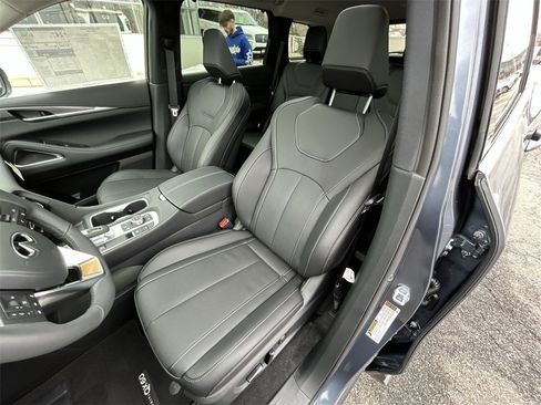 New 2026 INFINITI QX60 Luxe image 11