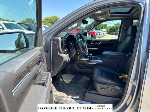 Used 2025 Chevrolet Silverado 1500 LT Trail Boss w/ LT Trail Boss Premium Package AWD/4WD image 10