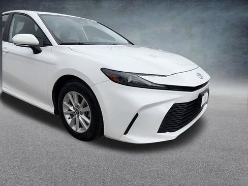 Used 2025 Toyota Camry LE image 53