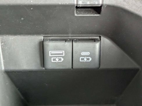 Used 2022 Toyota Camry LE FWD image 27