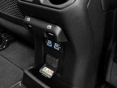 Used 2024 Jeep Wrangler High Altitude AWD/4WD image 22