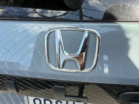 Used 2025 Honda Pilot Sport image 19