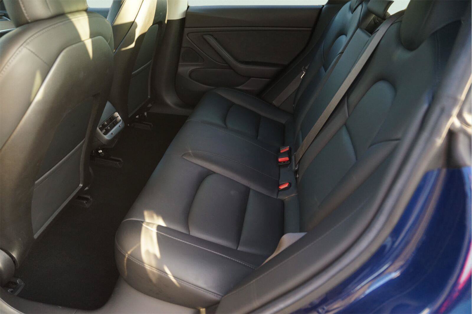 Used 2018 Tesla Model 3 Mid Range RWD image 13