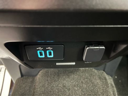 Used 2018 Ford F150 XLT w/ Equipment Group 302A Luxury image 26