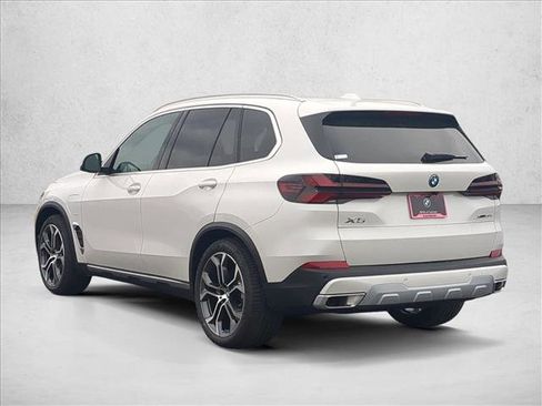 New 2026 BMW X5 xDrive50e image 9