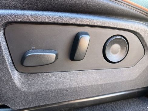 Used 2023 GMC Canyon AT4 w/ AT4 Premium Package image 32