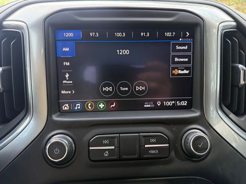 Used 2019 Chevrolet Silverado 1500 LT w/ Texas Edition AWD/4WD image 17