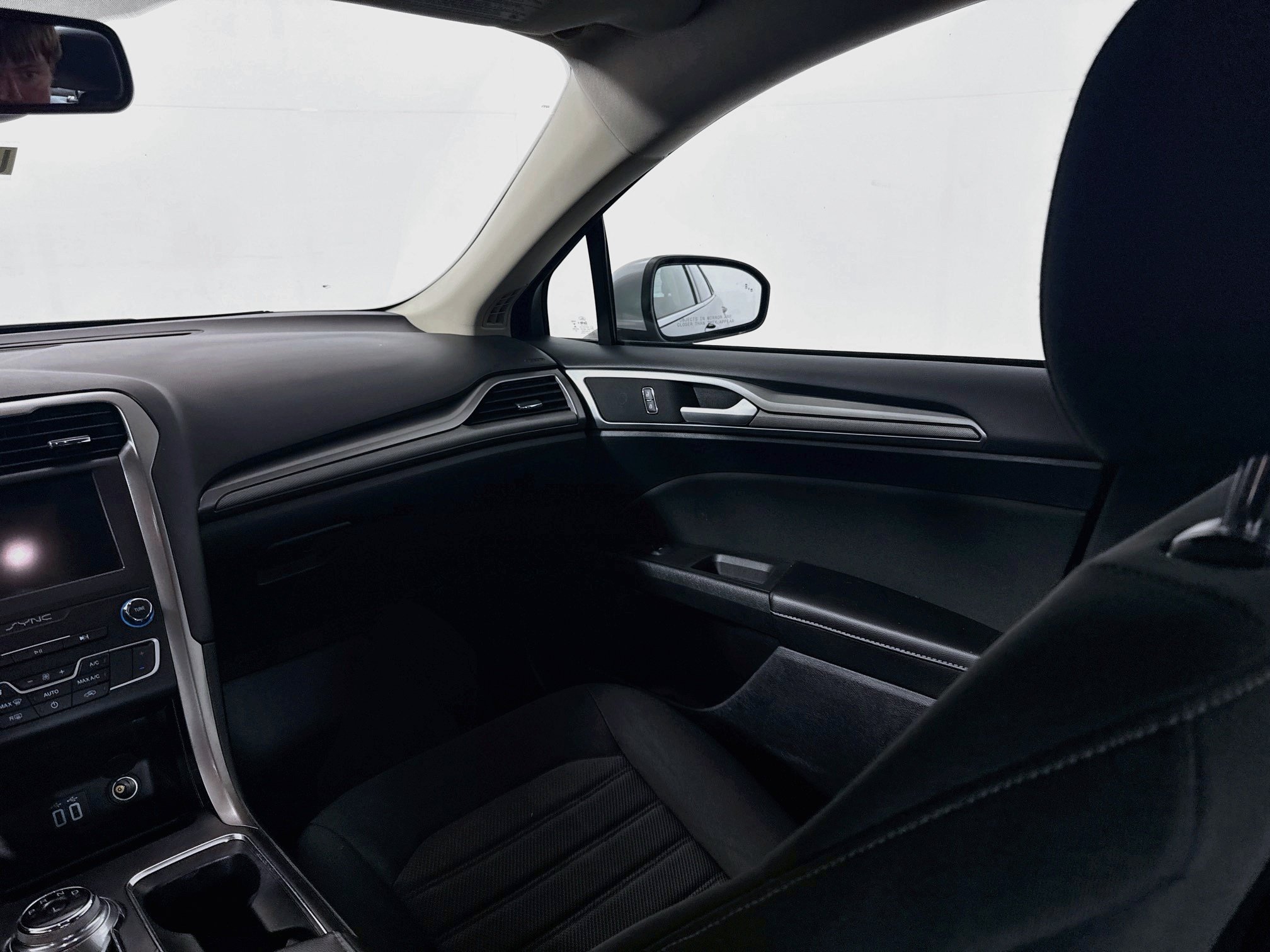 Used 2020 Ford Fusion SE FWD image 20