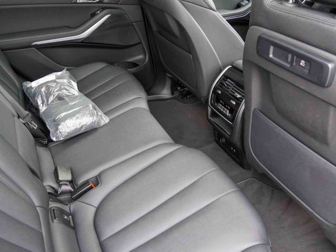 Used 2022 BMW X7 xDrive40i image 34