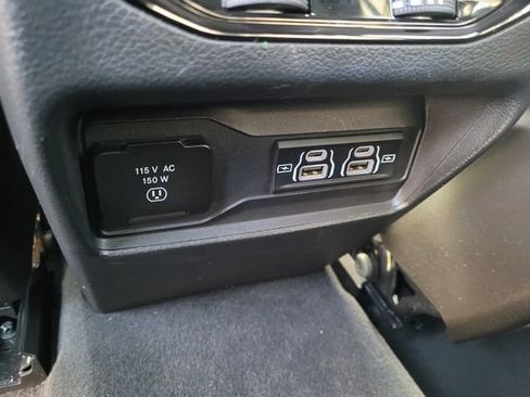 Used 2024 Jeep Grand Cherokee Altitude AWD/4WD image 10