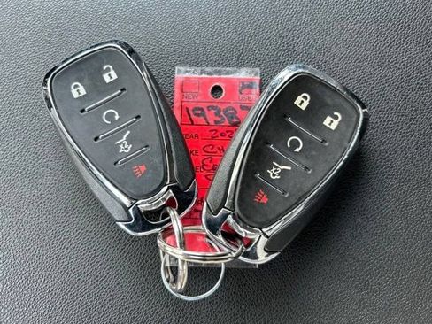 Used 2023 Chevrolet Equinox LT FWD image 57