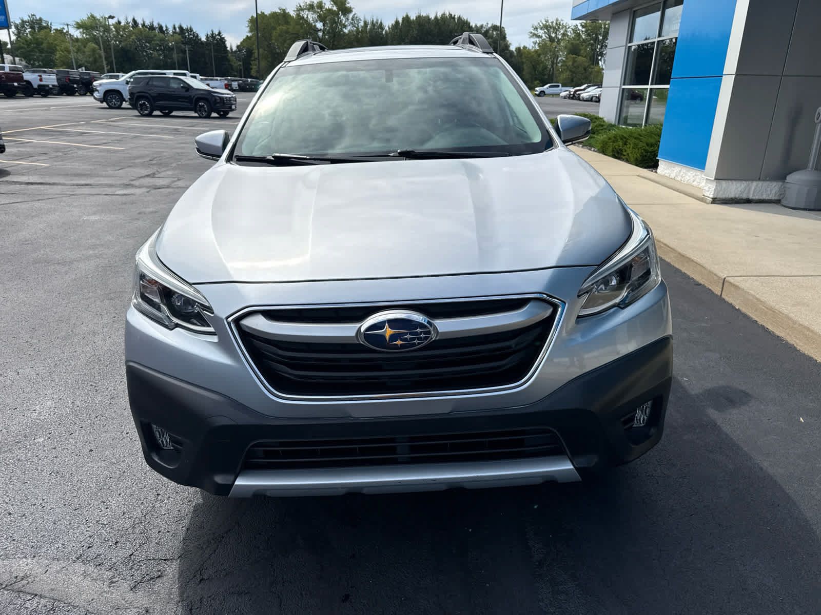 Used 2021 Subaru Outback Limited AWD/4WD image 2