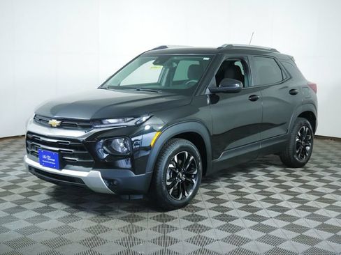 Used 2022 Chevrolet TrailBlazer LT w/ Convenience Package FWD image 5