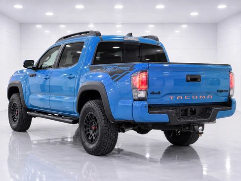 Used 2018 Toyota Tacoma TRD Pro AWD/4WD image 3