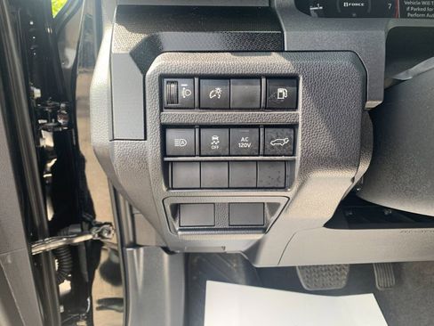 Used 2025 Toyota 4Runner Limited AWD/4WD image 33
