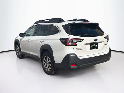 Used 2025 Subaru Outback Premium image 5