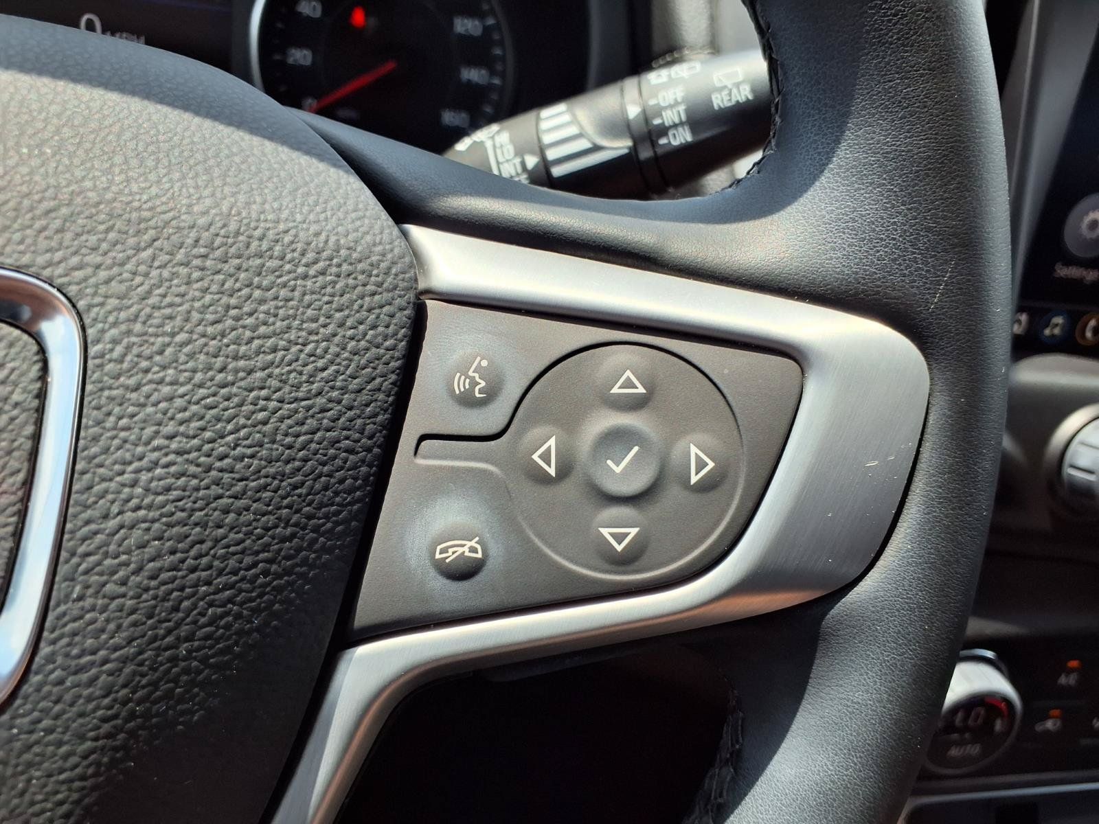 Used 2024 GMC Terrain SLT w/ Elevation Edition FWD image 16