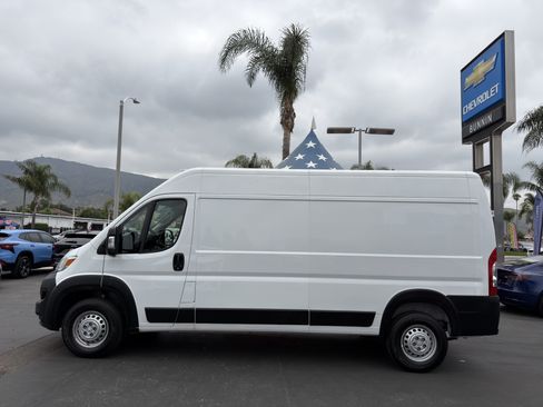 Used 2025 RAM ProMaster 2500 w/ Convenience Group FWD image 5