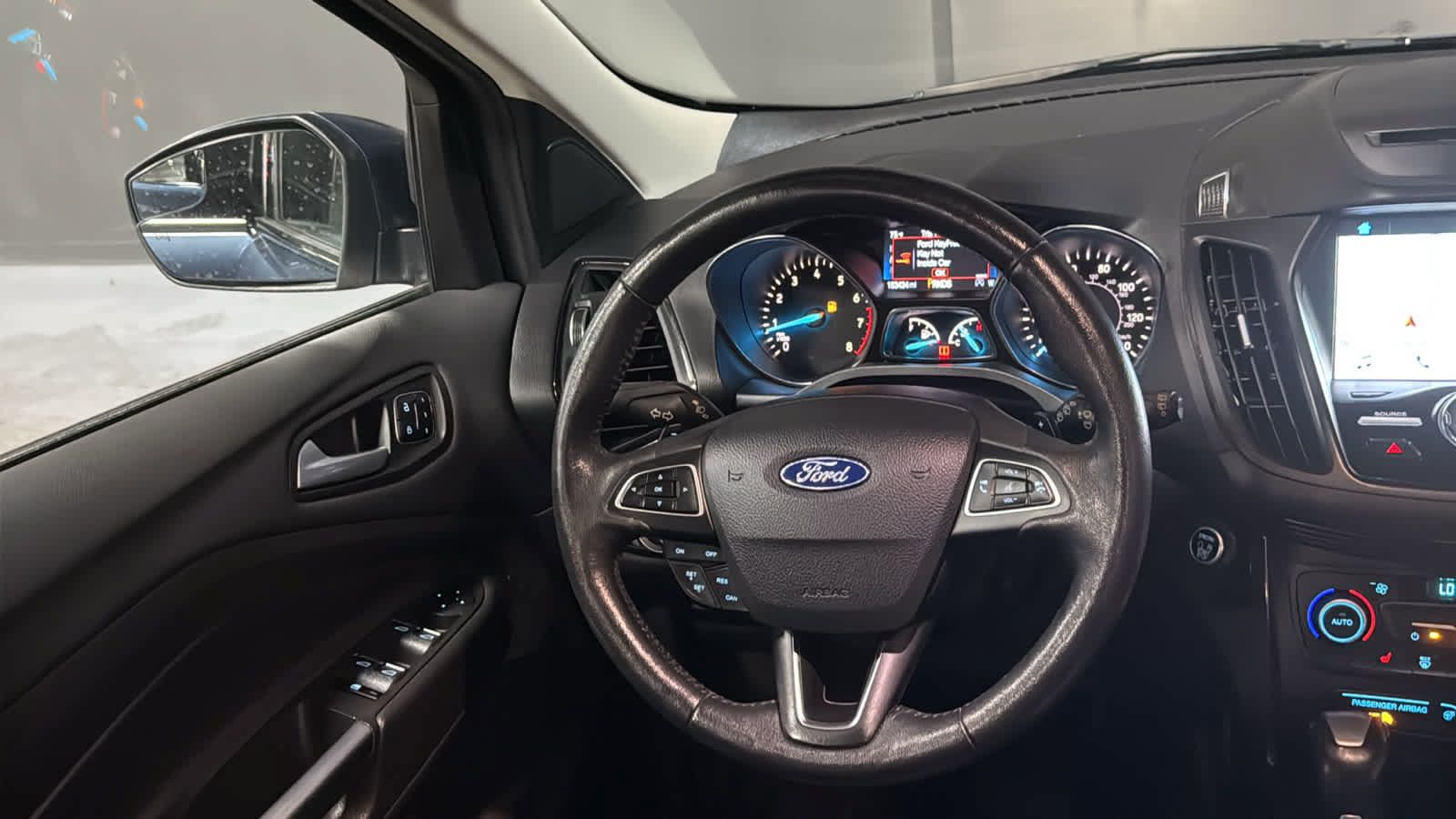 Used 2018 Ford Escape Titanium AWD/4WD image 22