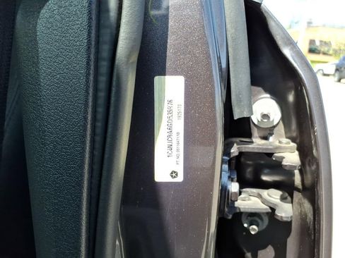 Used 2016 Jeep Compass Sport FWD image 28