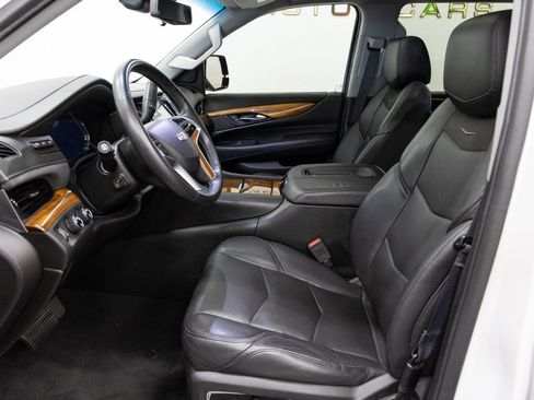 Used 2017 Cadillac Escalade Premium Luxury image 7