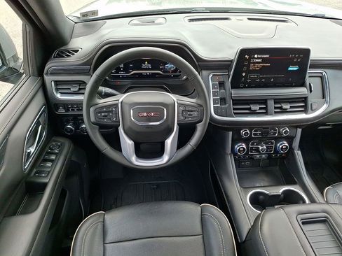 Used 2023 GMC Yukon XL SLT w/ SLT Luxury Package AWD/4WD image 2