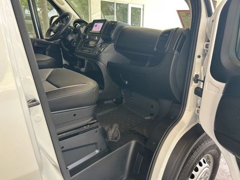 Used 2025 RAM ProMaster 2500 w/ Convenience Group FWD image 22