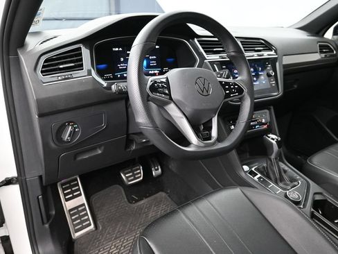 Used 2024 Volkswagen Tiguan SE R-Line w/ MDO Package, Two-Row AWD/4WD image 4
