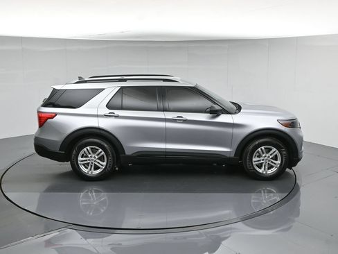 Certified 2023 Ford Explorer XLT RWD image 43