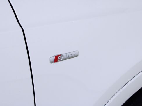 Used 2018 Audi Q3 2.0T Premium image 10