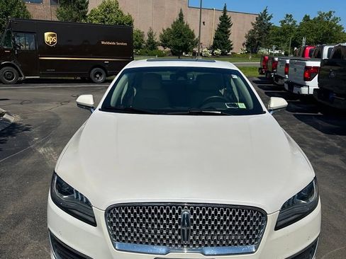 Used 2019 Lincoln MKZ Reserve AWD/4WD image 2