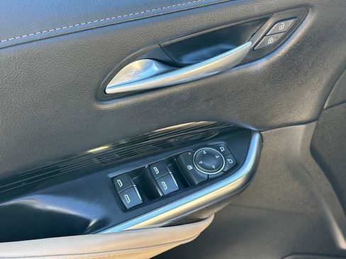 Used 2024 Cadillac XT4 Luxury w/ Cold Weather Package AWD/4WD image 16