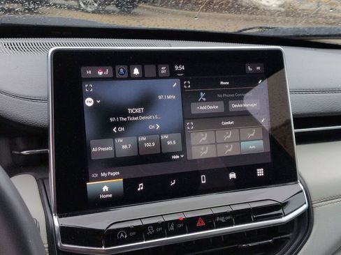 Used 2023 Jeep Compass Limited image 22